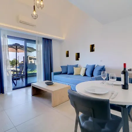 Theros & Aparthotel