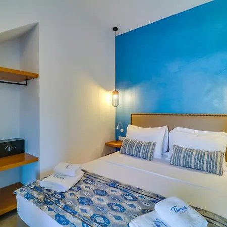 Theros & شقة فندقية 4*