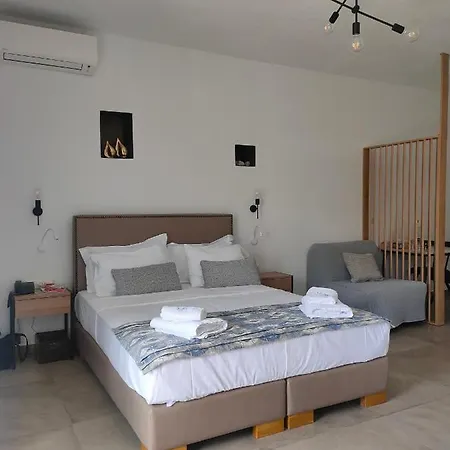 Theros & شقة فندقية