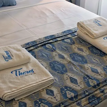 Theros & خْريسيا أموذيا