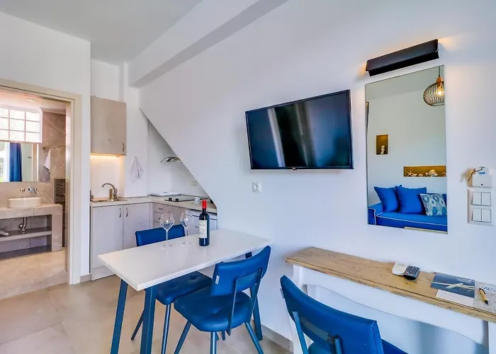 Theros & Apartmanhotel Hriszí Amudiá