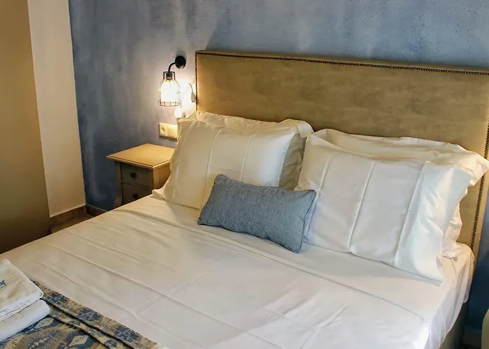 Theros & Hriszí Amudiá