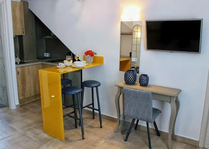 Theros & Hriszí Amudiá