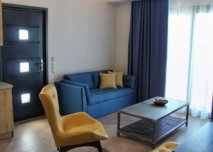 Theros & Apartmanhotel 4*