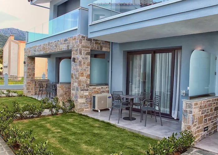 Apartmanhotel Theros & 4*