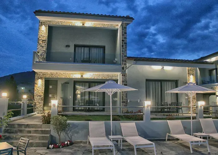 Theros & Hriszí Amudiá