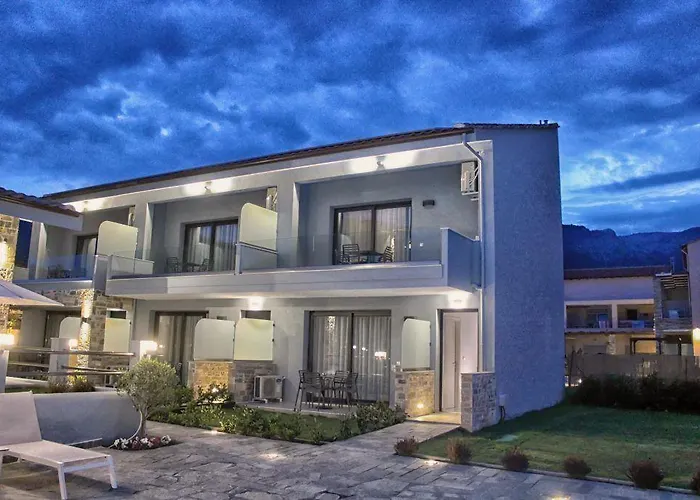 Theros & Hriszí Amudiá