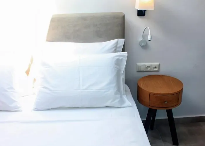 Theros & Chrysi Ammoudia